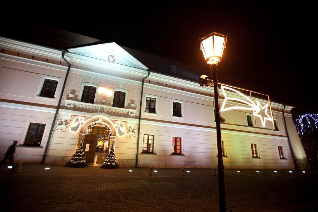Zamek Krolewski W Niepolomicach Niepołomice Esterno foto